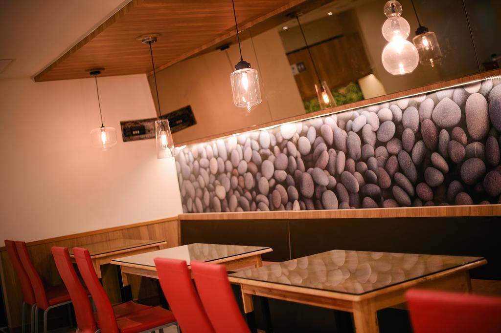Hotel Kiwi-Taichung Station Branch 1 Zewnętrze zdjęcie