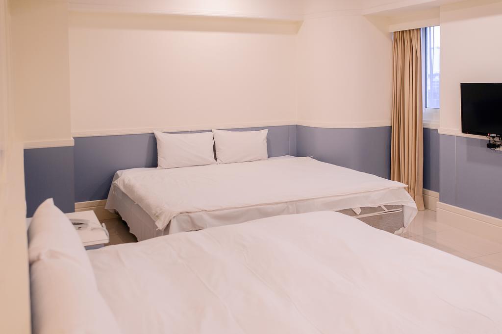 Hotel Kiwi-Taichung Station Branch 1 Zewnętrze zdjęcie