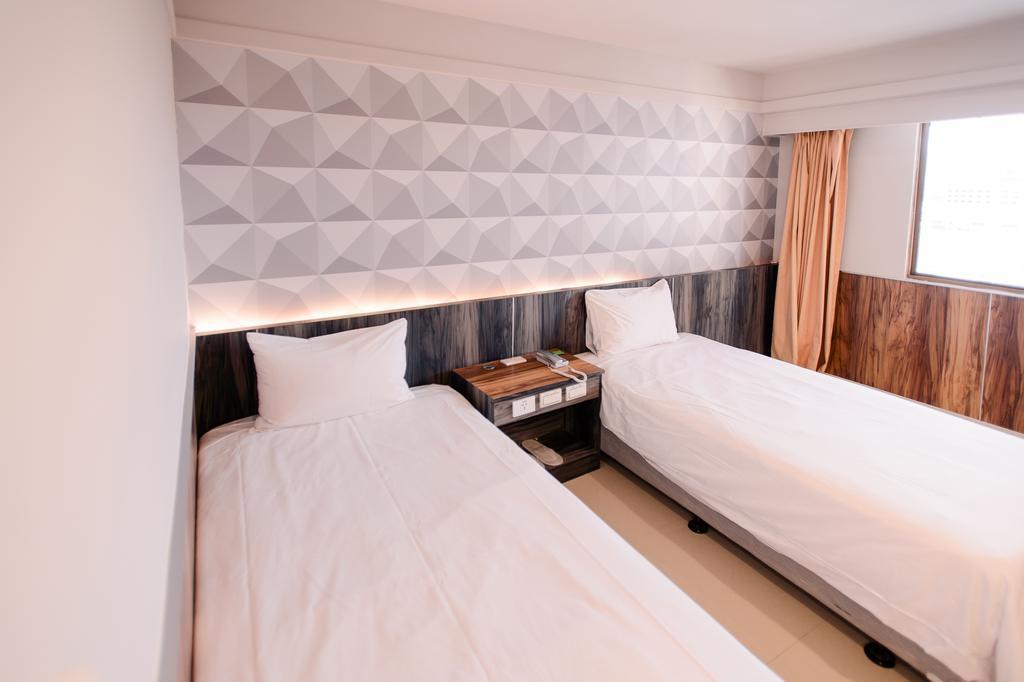 Hotel Kiwi-Taichung Station Branch 1 Zewnętrze zdjęcie