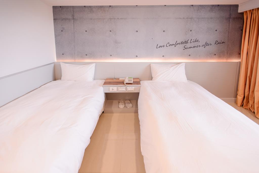 Hotel Kiwi-Taichung Station Branch 1 Zewnętrze zdjęcie