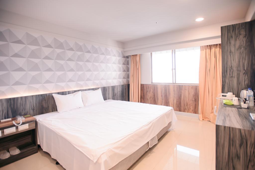 Hotel Kiwi-Taichung Station Branch 1 Zewnętrze zdjęcie