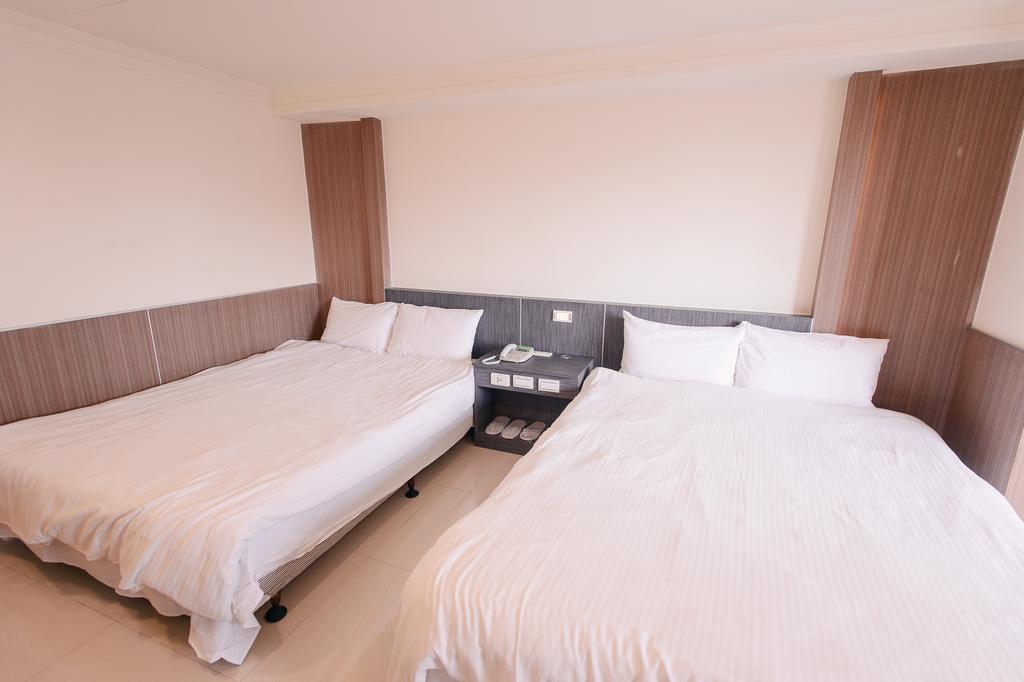 Hotel Kiwi-Taichung Station Branch 1 Zewnętrze zdjęcie