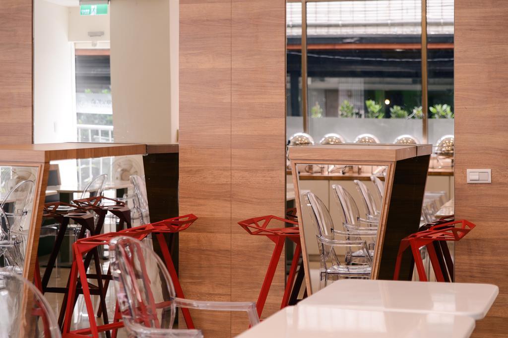 Hotel Kiwi-Taichung Station Branch 1 Zewnętrze zdjęcie